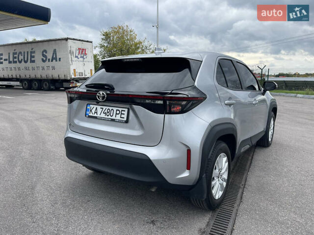 Серый Тойота Yaris Cross, объемом двигателя 1.49 л и пробегом 47 тыс. км за 24000 $, фото 15 на Automoto.ua
