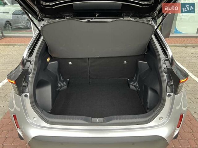 Серый Тойота Yaris Cross, объемом двигателя 1.49 л и пробегом 28 тыс. км за 26586 $, фото 12 на Automoto.ua