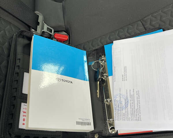 Серый Тойота Yaris Cross, объемом двигателя 1.49 л и пробегом 47 тыс. км за 24000 $, фото 20 на Automoto.ua