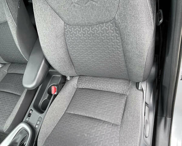 Серый Тойота Yaris Cross, объемом двигателя 1.49 л и пробегом 47 тыс. км за 24000 $, фото 31 на Automoto.ua