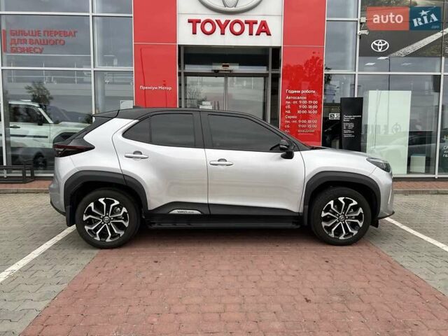 Серый Тойота Yaris Cross, объемом двигателя 1.49 л и пробегом 28 тыс. км за 26586 $, фото 4 на Automoto.ua