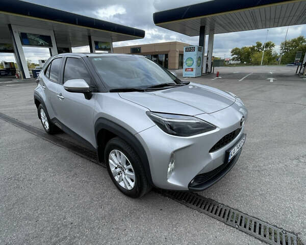 Серый Тойота Yaris Cross, объемом двигателя 1.49 л и пробегом 47 тыс. км за 24000 $, фото 9 на Automoto.ua