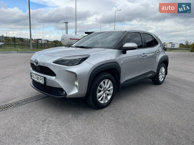 Серый Тойота Yaris Cross, объемом двигателя 1.49 л и пробегом 47 тыс. км за 24000 $, фото 12 на Automoto.ua