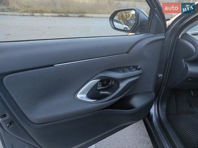 Сірий Тойота Yaris Cross, об'ємом двигуна 1.49 л та пробігом 5 тис. км за 24400 $, фото 30 на Automoto.ua