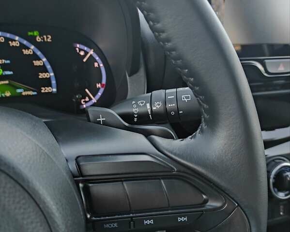 Сірий Тойота Yaris Cross, об'ємом двигуна 1.49 л та пробігом 5 тис. км за 24400 $, фото 39 на Automoto.ua