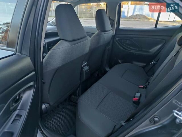 Сірий Тойота Yaris Cross, об'ємом двигуна 1.49 л та пробігом 5 тис. км за 24400 $, фото 48 на Automoto.ua