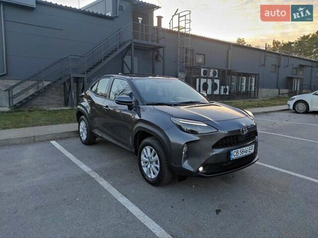 Сірий Тойота Yaris Cross, об'ємом двигуна 1.49 л та пробігом 5 тис. км за 24400 $, фото 1 на Automoto.ua