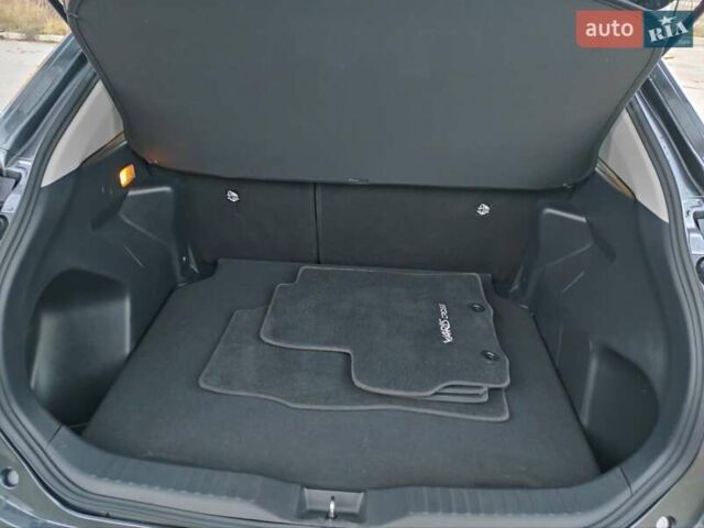 Сірий Тойота Yaris Cross, об'ємом двигуна 1.49 л та пробігом 5 тис. км за 24400 $, фото 47 на Automoto.ua