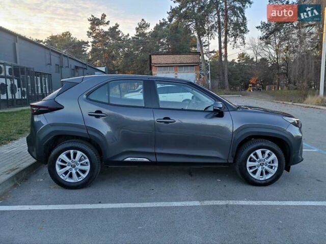 Сірий Тойота Yaris Cross, об'ємом двигуна 1.49 л та пробігом 5 тис. км за 24400 $, фото 12 на Automoto.ua