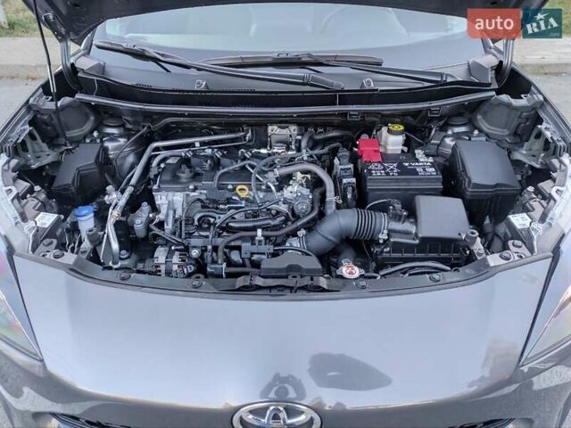 Сірий Тойота Yaris Cross, об'ємом двигуна 1.49 л та пробігом 5 тис. км за 24400 $, фото 26 на Automoto.ua
