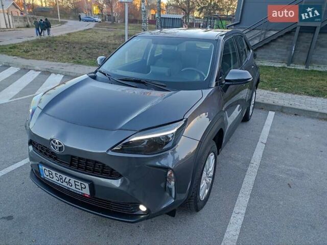 Сірий Тойота Yaris Cross, об'ємом двигуна 1.49 л та пробігом 5 тис. км за 24400 $, фото 2 на Automoto.ua