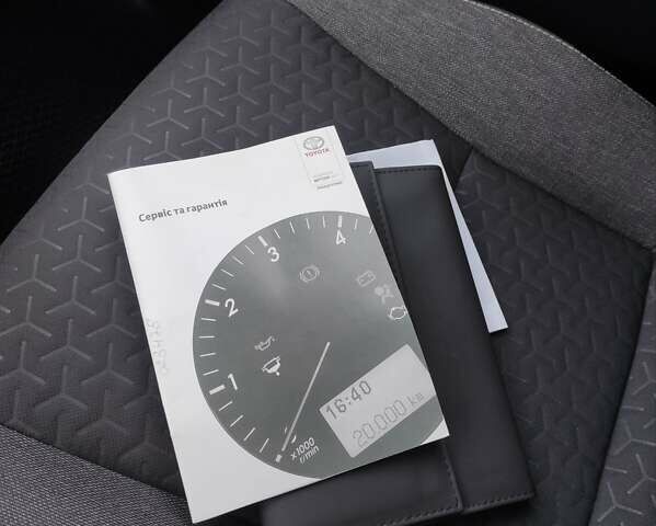 Сірий Тойота Yaris Cross, об'ємом двигуна 1.49 л та пробігом 5 тис. км за 24400 $, фото 49 на Automoto.ua