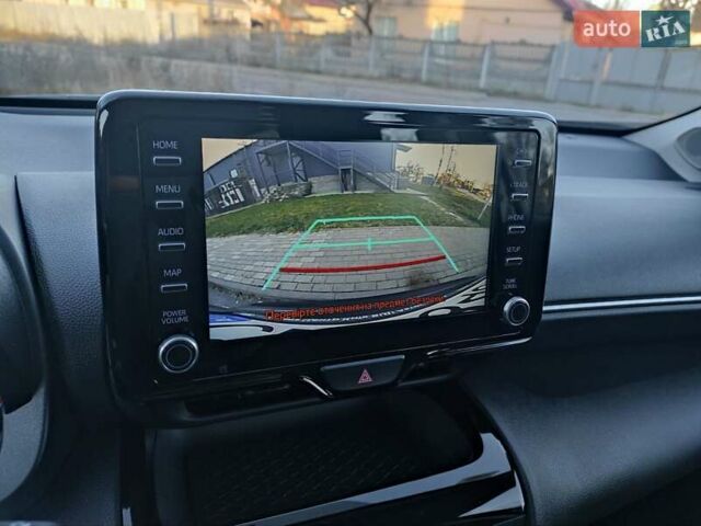 Сірий Тойота Yaris Cross, об'ємом двигуна 1.49 л та пробігом 5 тис. км за 24400 $, фото 38 на Automoto.ua