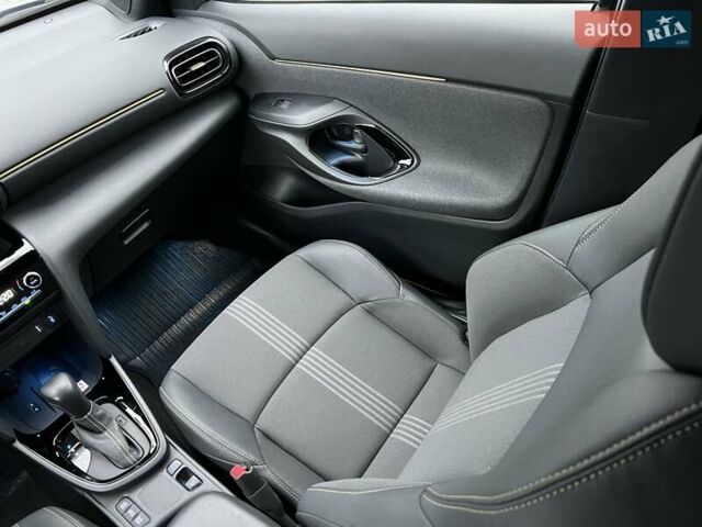 Синий Тойота Yaris Cross, объемом двигателя 1.49 л и пробегом 15 тыс. км за 25500 $, фото 63 на Automoto.ua