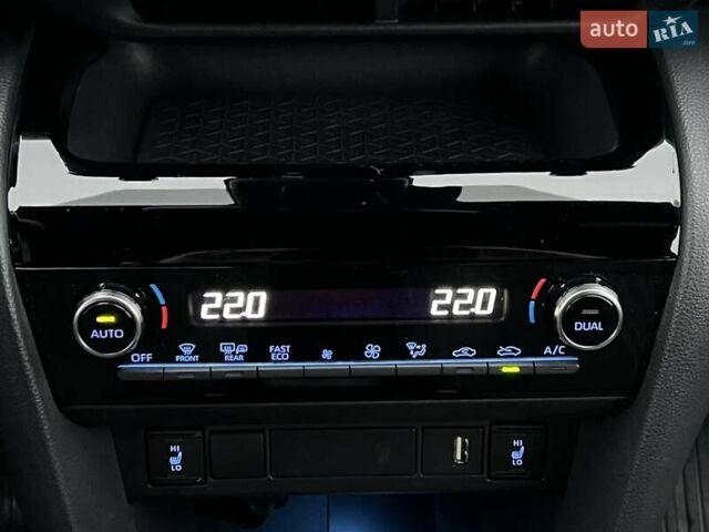 Синий Тойота Yaris Cross, объемом двигателя 1.49 л и пробегом 15 тыс. км за 25500 $, фото 51 на Automoto.ua