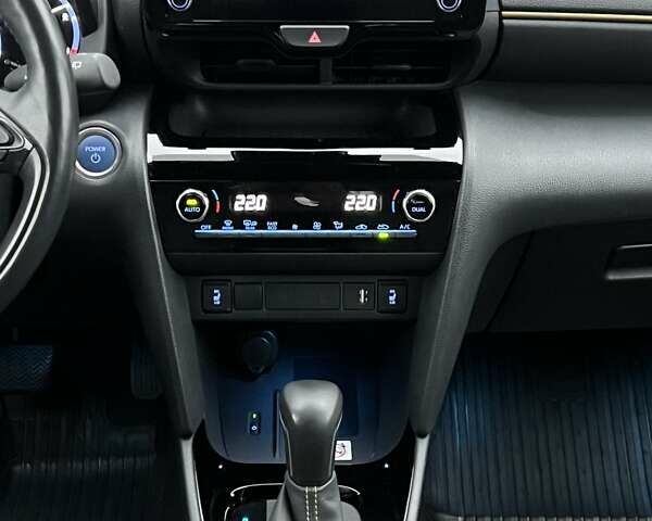 Синий Тойота Yaris Cross, объемом двигателя 1.49 л и пробегом 15 тыс. км за 25500 $, фото 46 на Automoto.ua