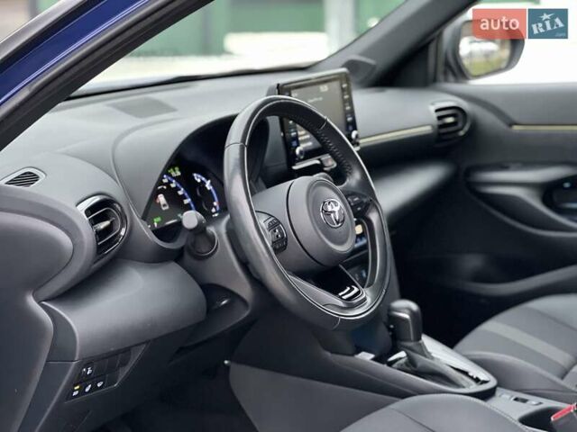 Синий Тойота Yaris Cross, объемом двигателя 1.49 л и пробегом 15 тыс. км за 25500 $, фото 39 на Automoto.ua