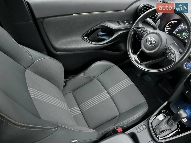 Синий Тойота Yaris Cross, объемом двигателя 1.49 л и пробегом 15 тыс. км за 25500 $, фото 62 на Automoto.ua