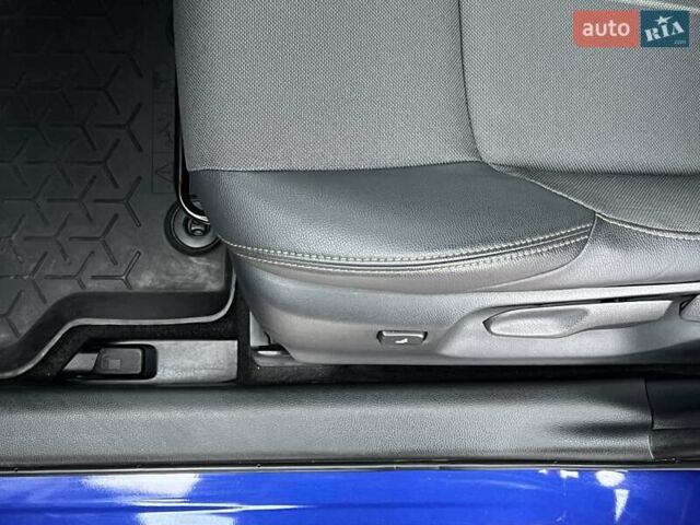 Синий Тойота Yaris Cross, объемом двигателя 1.49 л и пробегом 15 тыс. км за 25500 $, фото 65 на Automoto.ua