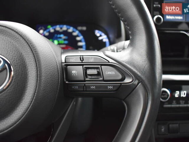 Зеленый Тойота Yaris Cross, объемом двигателя 1.49 л и пробегом 14 тыс. км за 30300 $, фото 22 на Automoto.ua