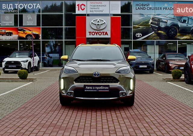 Зеленый Тойота Yaris Cross, объемом двигателя 1.49 л и пробегом 14 тыс. км за 30300 $, фото 4 на Automoto.ua