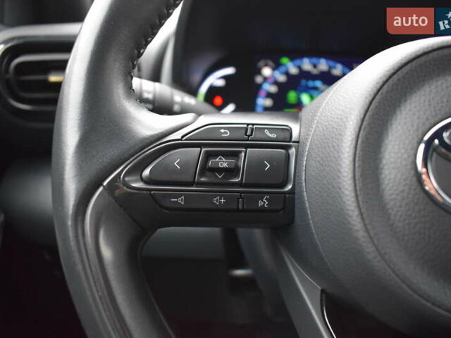 Зеленый Тойота Yaris Cross, объемом двигателя 1.49 л и пробегом 14 тыс. км за 30300 $, фото 21 на Automoto.ua