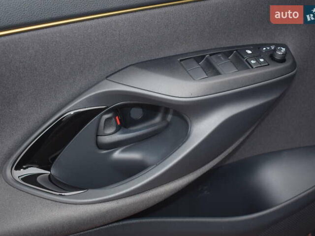 Зеленый Тойота Yaris Cross, объемом двигателя 1.49 л и пробегом 14 тыс. км за 30300 $, фото 20 на Automoto.ua