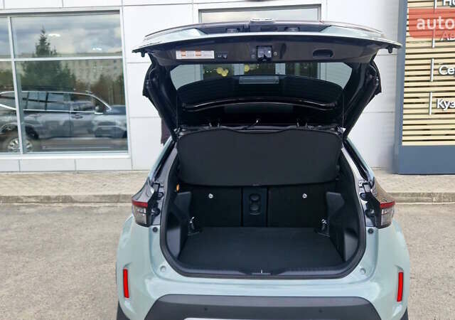 Зеленый Тойота Yaris Cross, объемом двигателя 1.49 л и пробегом 12 тыс. км за 31416 $, фото 9 на Automoto.ua