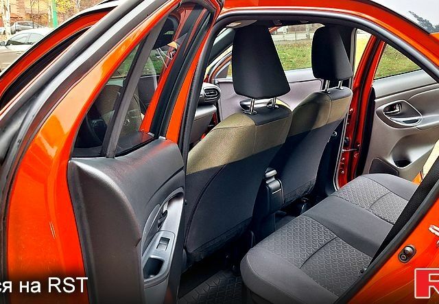 Оранжевый Тойота Yaris Cross, объемом двигателя 1.5 л и пробегом 62 тыс. км за 23999 $, фото 5 на Automoto.ua