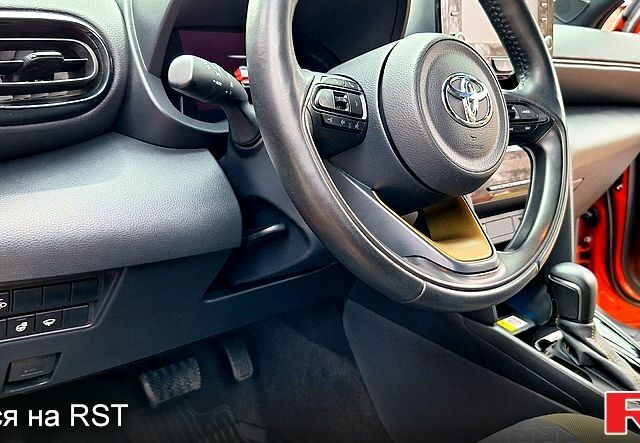 Оранжевый Тойота Yaris Cross, объемом двигателя 1.5 л и пробегом 62 тыс. км за 23999 $, фото 9 на Automoto.ua