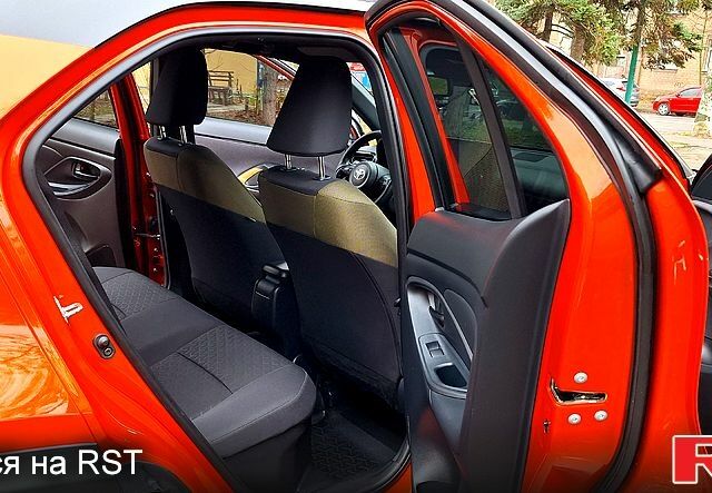 Оранжевый Тойота Yaris Cross, объемом двигателя 1.5 л и пробегом 62 тыс. км за 23999 $, фото 7 на Automoto.ua