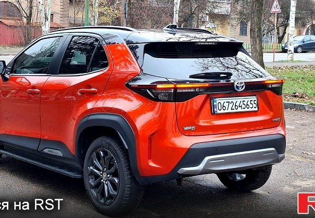 Оранжевый Тойота Yaris Cross, объемом двигателя 1.5 л и пробегом 62 тыс. км за 23999 $, фото 3 на Automoto.ua