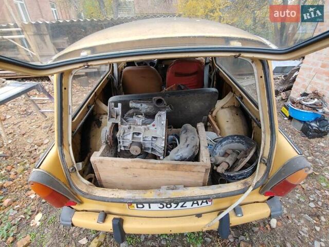 Оранжевый Трабант 601, объемом двигателя 6 л и пробегом 999 тыс. км за 350 $, фото 1 на Automoto.ua