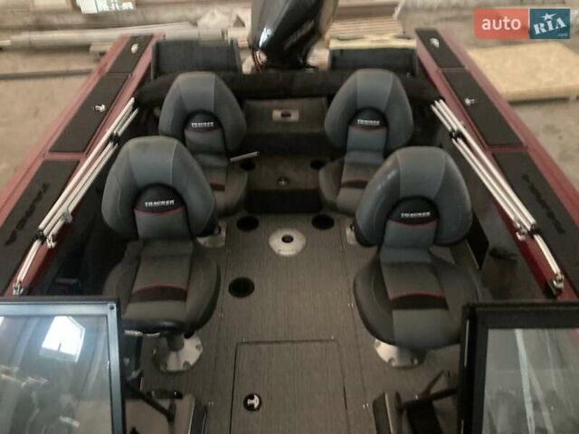 Червоний лодка Трекер Паті Барж, об'ємом двигуна 3 л та пробігом 0 тис. км за 55000 $, фото 3 на Automoto.ua