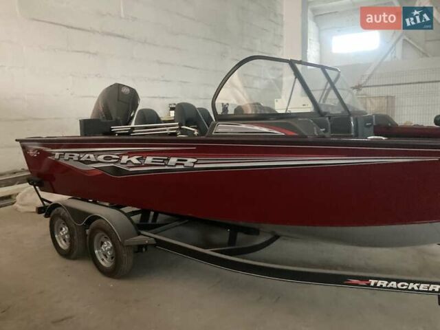 Червоний лодка Трекер Паті Барж, об'ємом двигуна 3 л та пробігом 0 тис. км за 55000 $, фото 1 на Automoto.ua