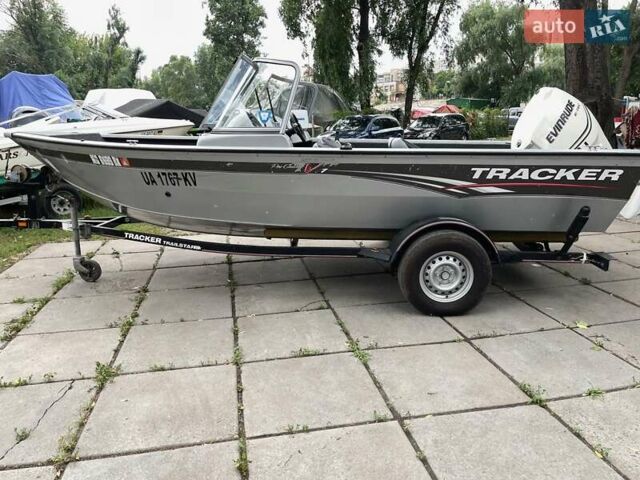 Білий лодка Трекер Pro Guide, об'ємом двигуна 0 л та пробігом 400 тис. км за 25000 $, фото 5 на Automoto.ua