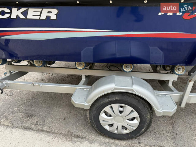 Синий лодка Трекер Про Гайд, объемом двигателя 0 л и пробегом 0 тыс. км за 25000 $, фото 9 на Automoto.ua