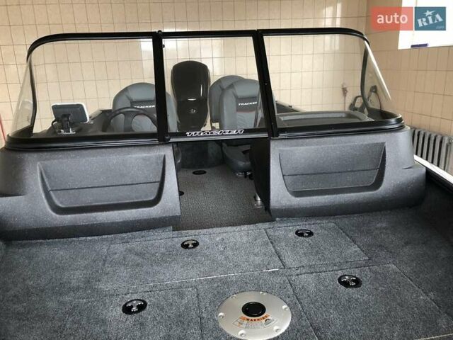 Синій лодка Трекер Pro Guide, об'ємом двигуна 0 л та пробігом 5 тис. км за 51500 $, фото 7 на Automoto.ua