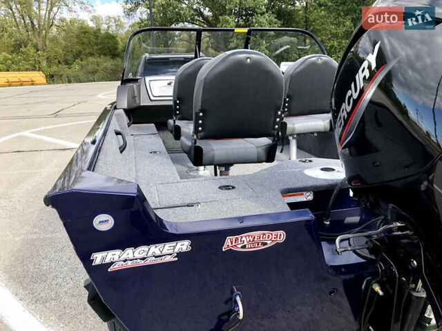 Синий лодка Трекер Про Гайд, объемом двигателя 0 л и пробегом 5 тыс. км за 31500 $, фото 5 на Automoto.ua