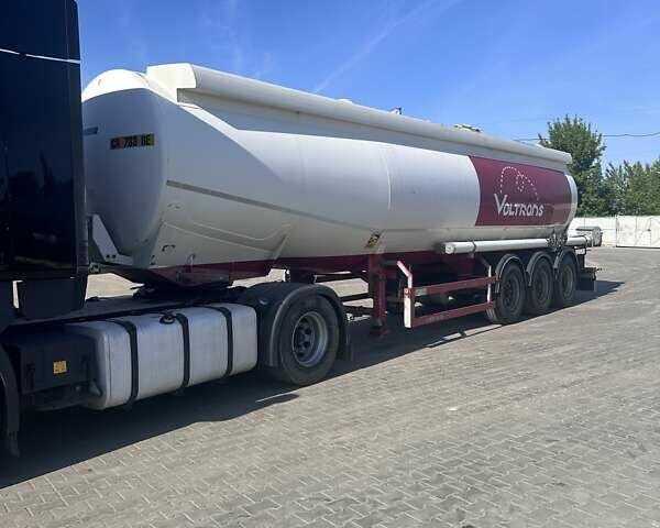 Красный Трейлор ЛТД, объемом двигателя 0 л и пробегом 200 тыс. км за 21000 $, фото 6 на Automoto.ua