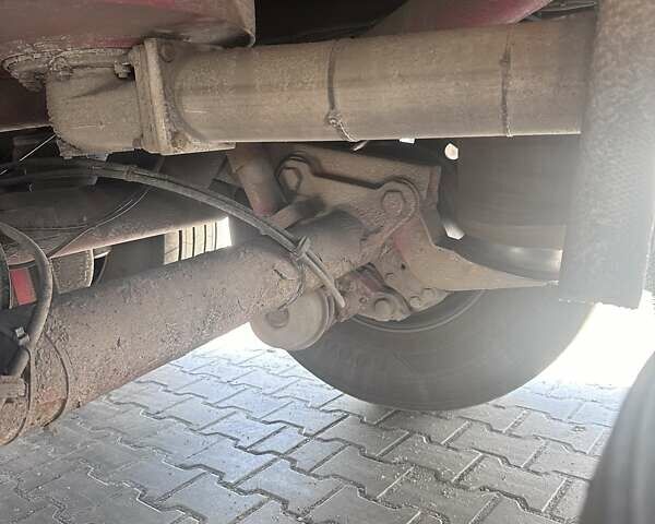 Красный Трейлор ЛТД, объемом двигателя 0 л и пробегом 200 тыс. км за 21000 $, фото 1 на Automoto.ua