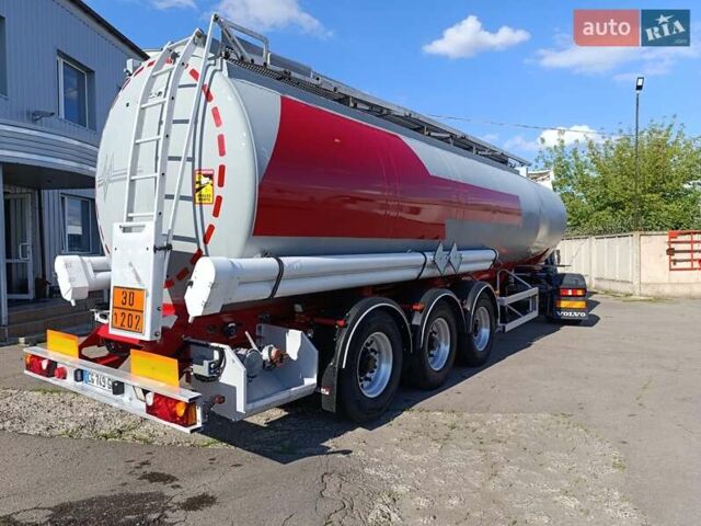 Трейлор S363EL 1999 в Ровно на Automoto.ua Красный Трейлор S363EL, объемом двигателя 0 л и пробегом 55 тыс. км за 26802 $, фото 3 на Automoto.ua