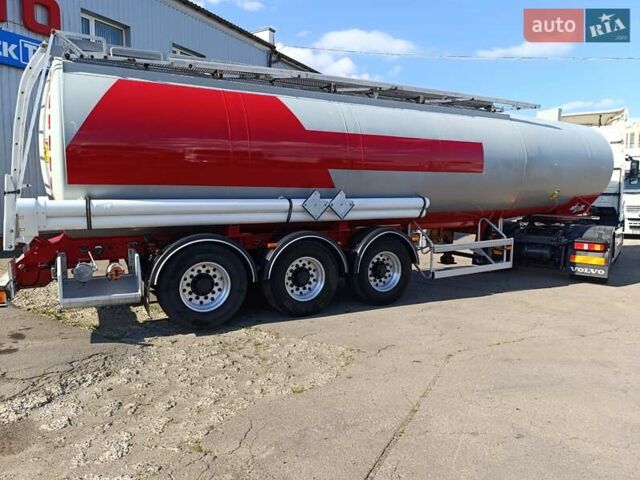 Трейлор S363EL 1999 в Ровно на Automoto.ua Красный Трейлор S363EL, объемом двигателя 0 л и пробегом 55 тыс. км за 26802 $, фото 6 на Automoto.ua
