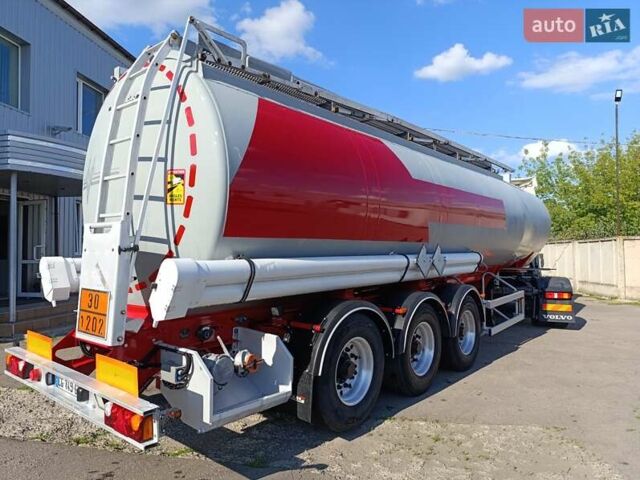 Трейлор S363EL 1999 в Ровно на Automoto.ua Красный Трейлор S363EL, объемом двигателя 0 л и пробегом 55 тыс. км за 26802 $, фото 5 на Automoto.ua