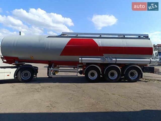 Трейлор S363EL 1999 в Ровно на Automoto.ua Красный Трейлор S363EL, объемом двигателя 0 л и пробегом 55 тыс. км за 26802 $, фото 8 на Automoto.ua