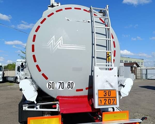 Трейлор S363EL 1999 в Ровно на Automoto.ua Красный Трейлор S363EL, объемом двигателя 0 л и пробегом 55 тыс. км за 26802 $, фото 4 на Automoto.ua