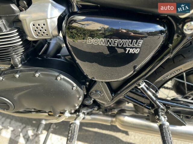 Черный Триумф Бонневиль, объемом двигателя 0.9 л и пробегом 1 тыс. км за 10900 $, фото 51 на Automoto.ua