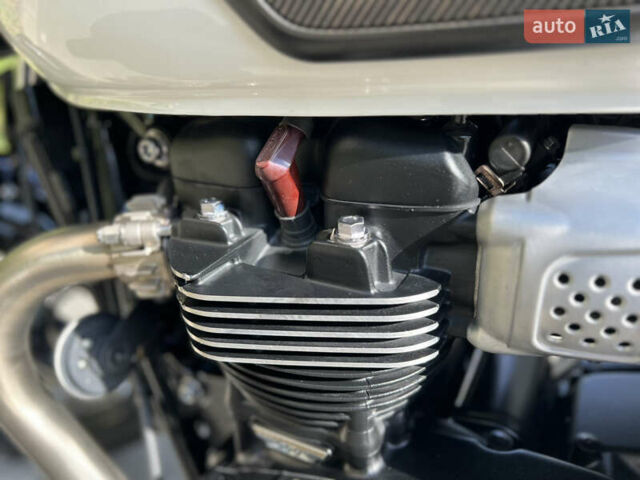 Черный Триумф Бонневиль, объемом двигателя 0.9 л и пробегом 1 тыс. км за 10900 $, фото 49 на Automoto.ua