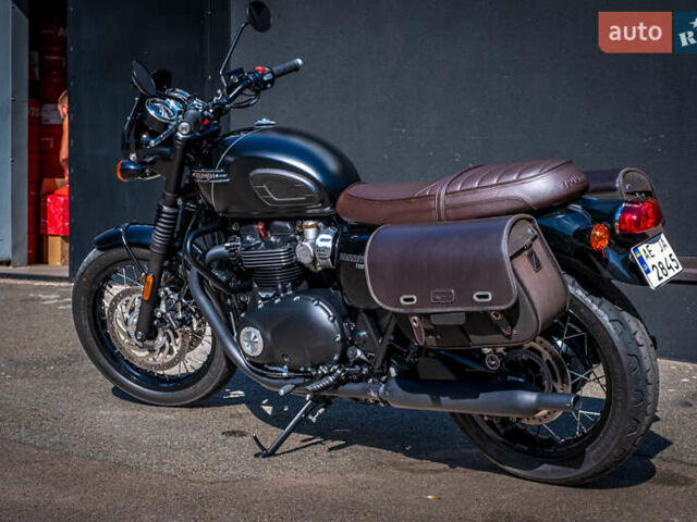 Черный Триумф Бонневиль, объемом двигателя 1.2 л и пробегом 9 тыс. км за 15500 $, фото 2 на Automoto.ua