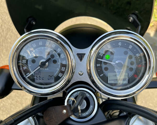 Черный Триумф Бонневиль, объемом двигателя 0.9 л и пробегом 1 тыс. км за 10900 $, фото 64 на Automoto.ua